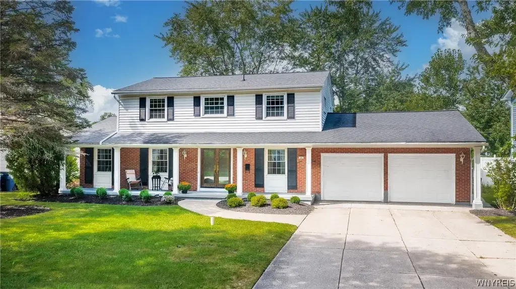 35 Laurie Lea, Amherst