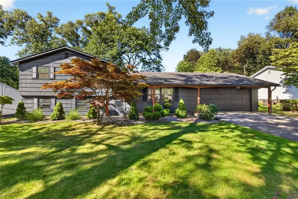 362 Hillview Drive, Irondequoit