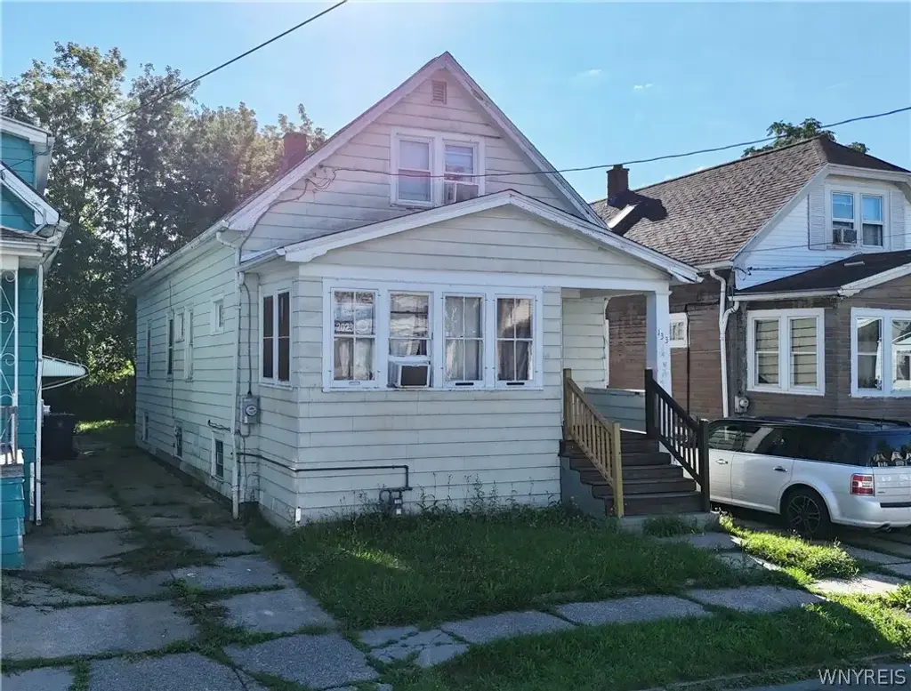 133 Newburgh Avenue, Buffalo