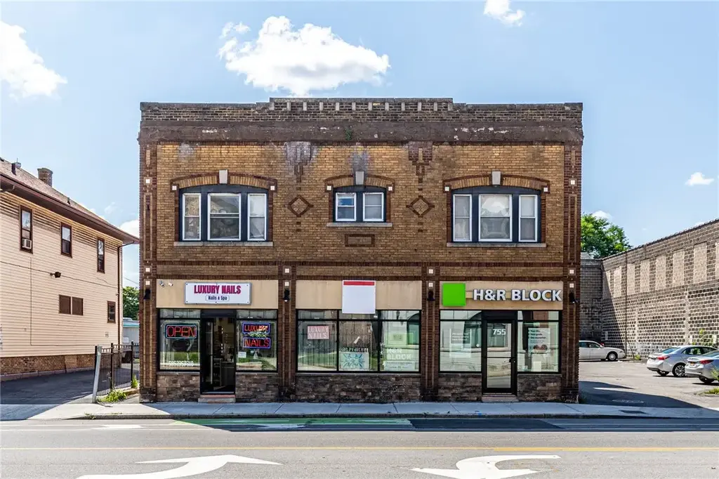 757 W Main Street, Rochester
