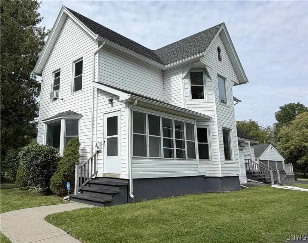 86 Clinton, New Hartford