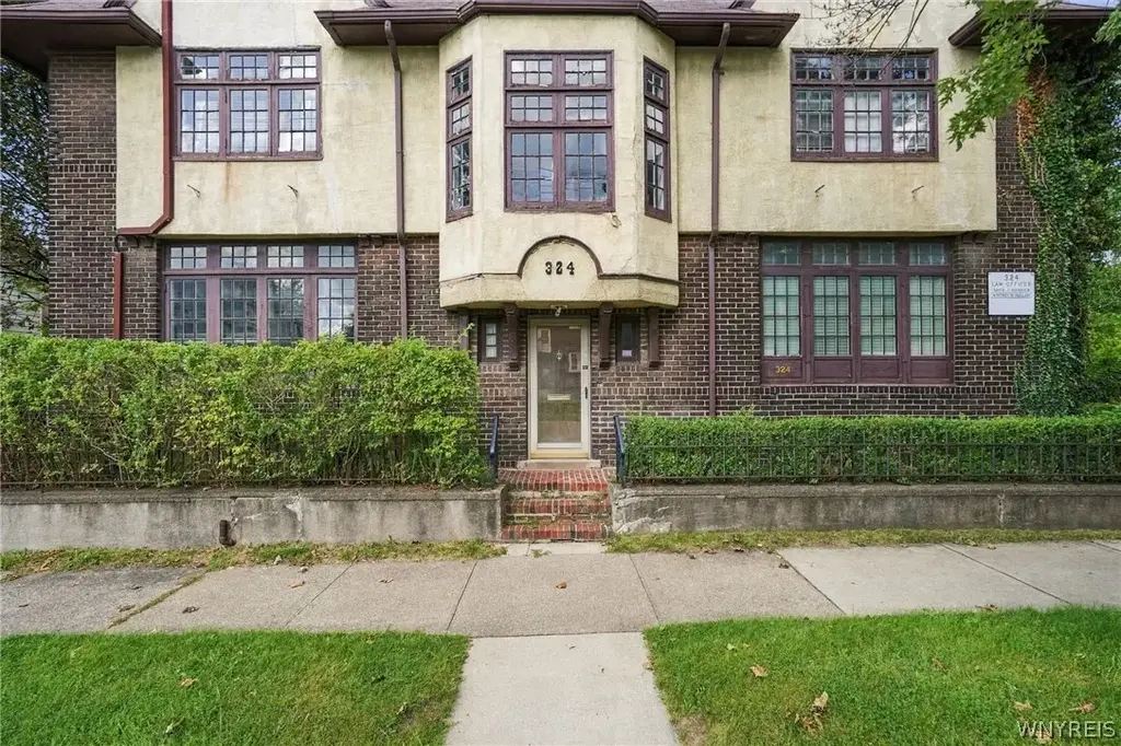324 Pine Avenue, Niagara Falls