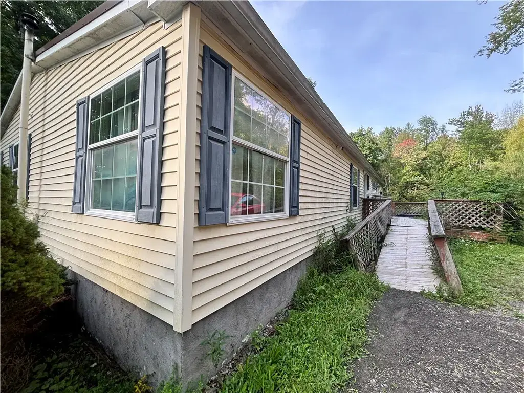 100 Seely Hill Road, Newfield