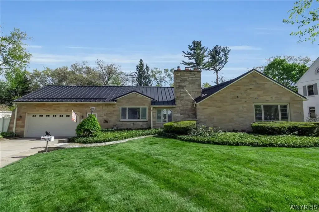 31 Rosedale Avenue, Hamburg