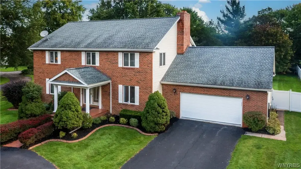 9 Kingston Circle, Lockport City