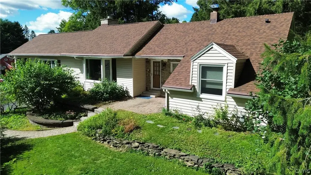 4385 Locust Avenue, Cortlandville