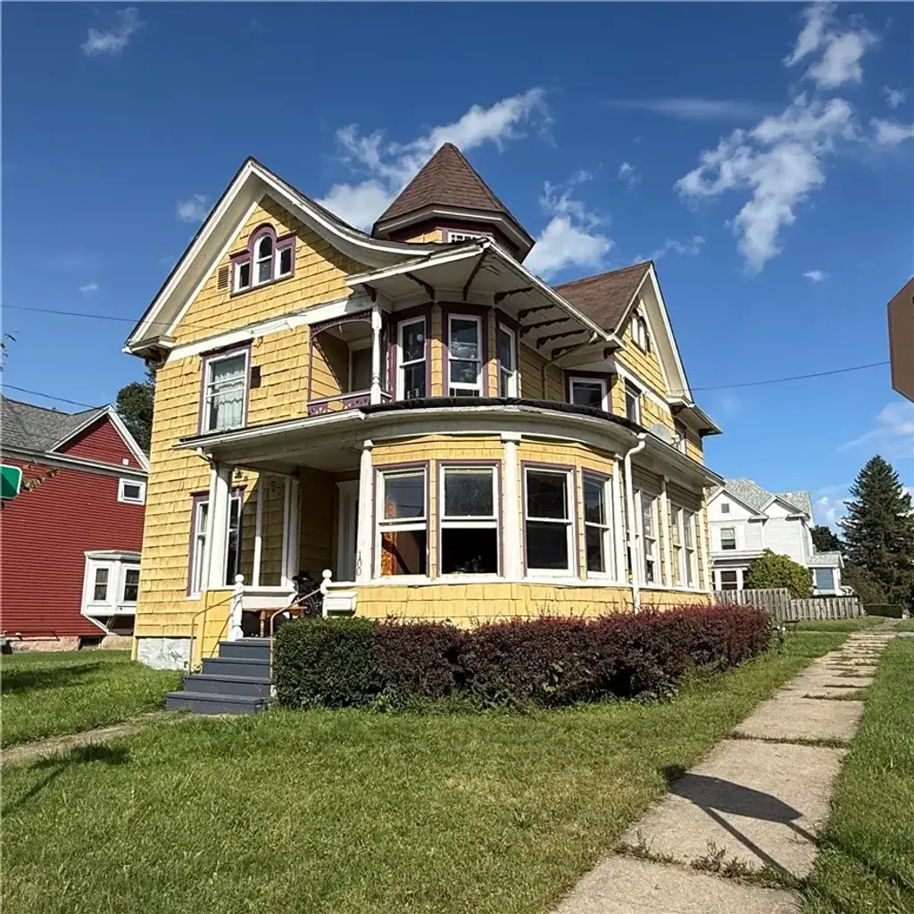 100 N Lackawanna Street, Wayland