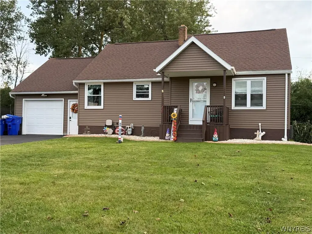 105 Greenfield Avenue, West Seneca