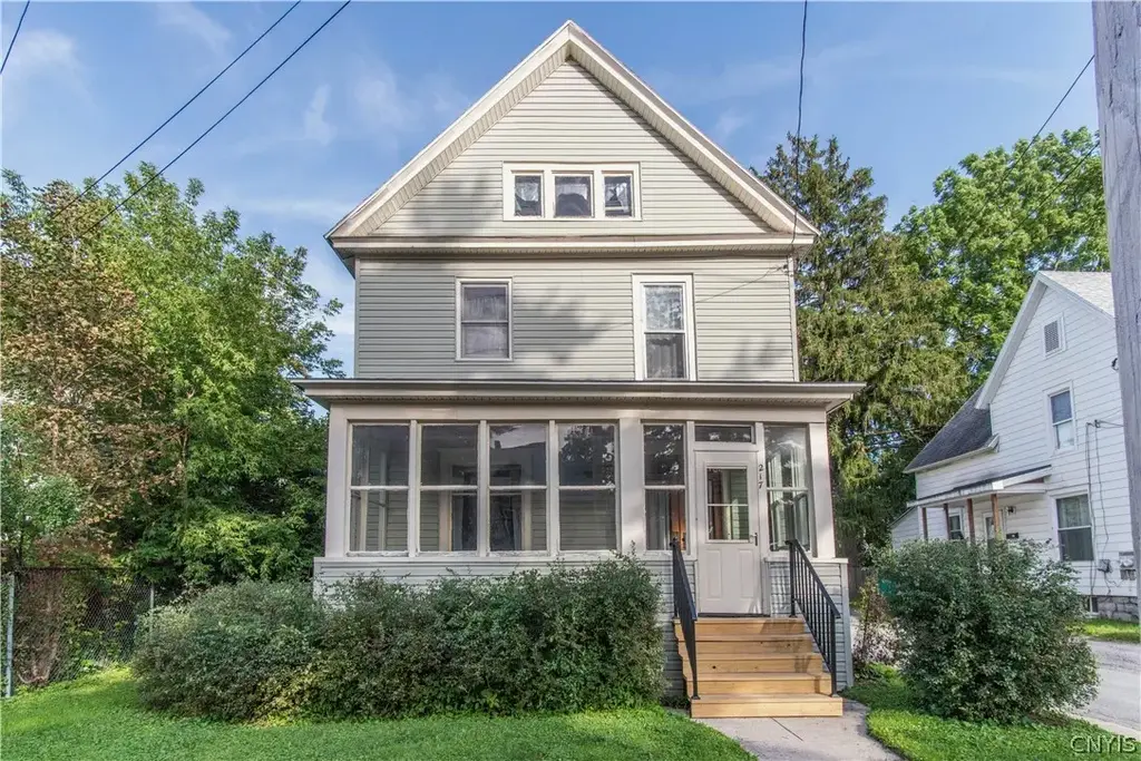 217 S Hamilton Street, Watertown City