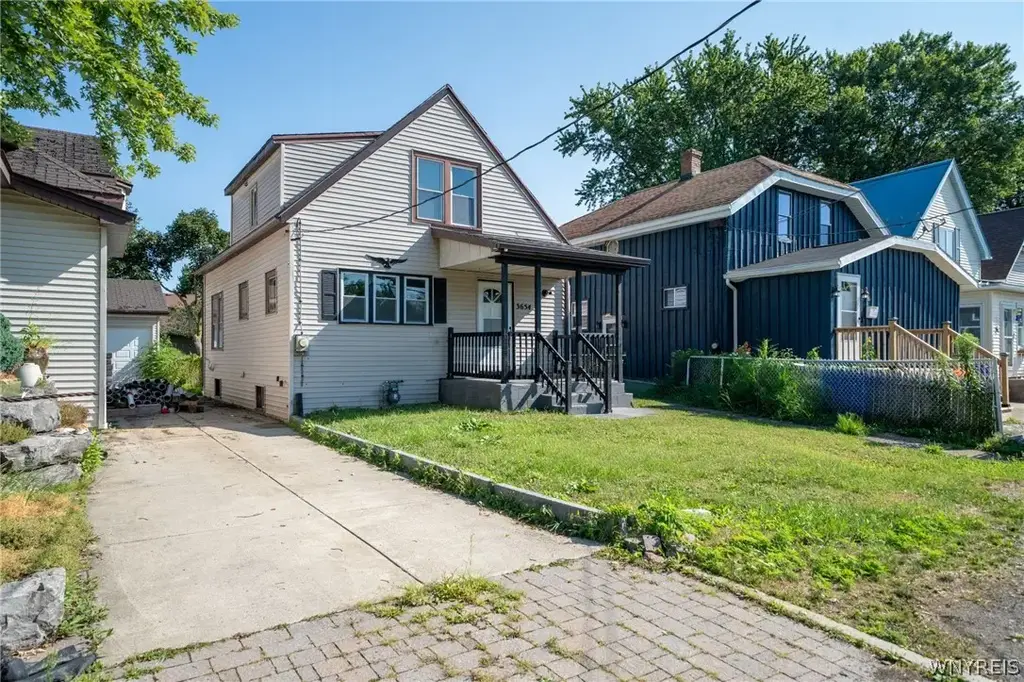 3654 7th Street, Hamburg