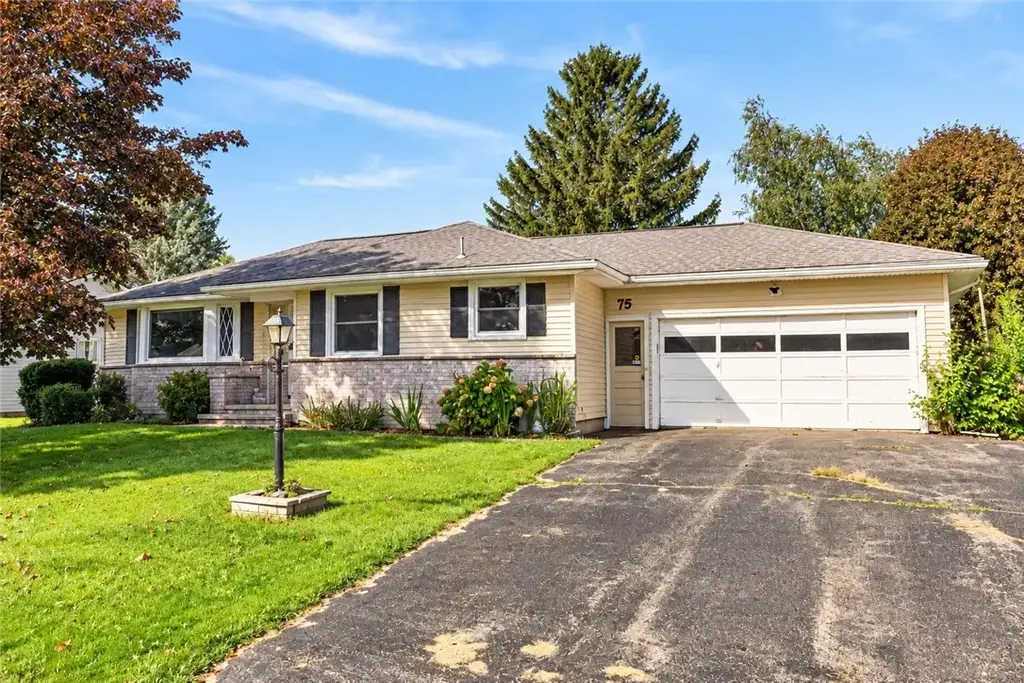 75 Astronaut Drive, Irondequoit