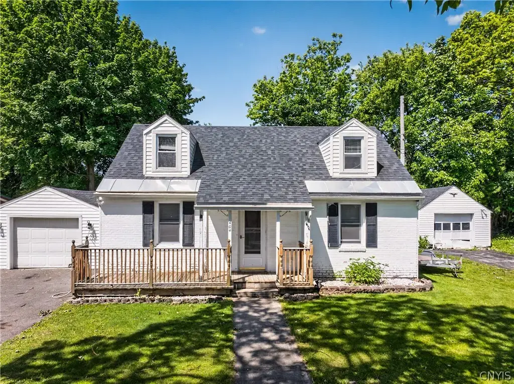 404 Oakwood Street, Rome