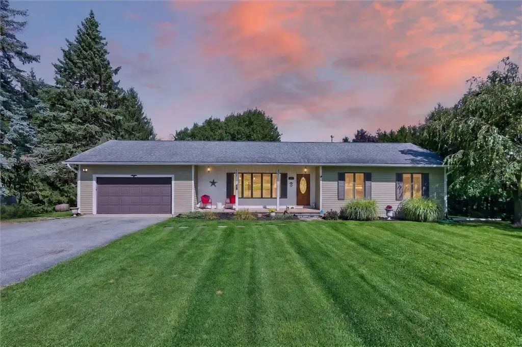7150 Gauss Road, East Bloomfield