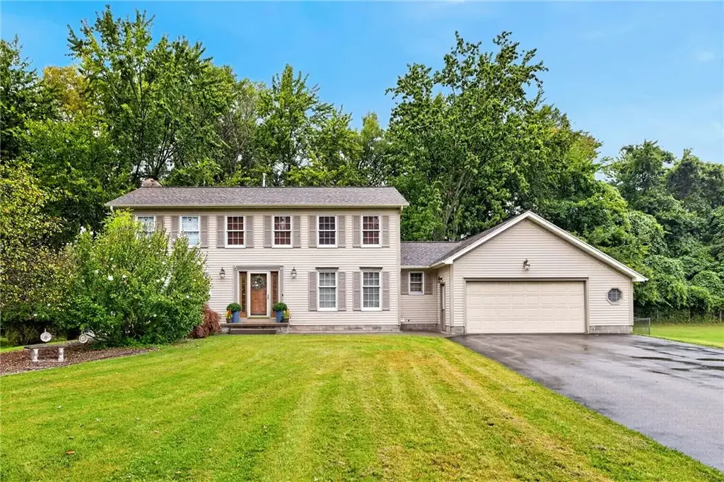 619 Galbro Circle, Webster