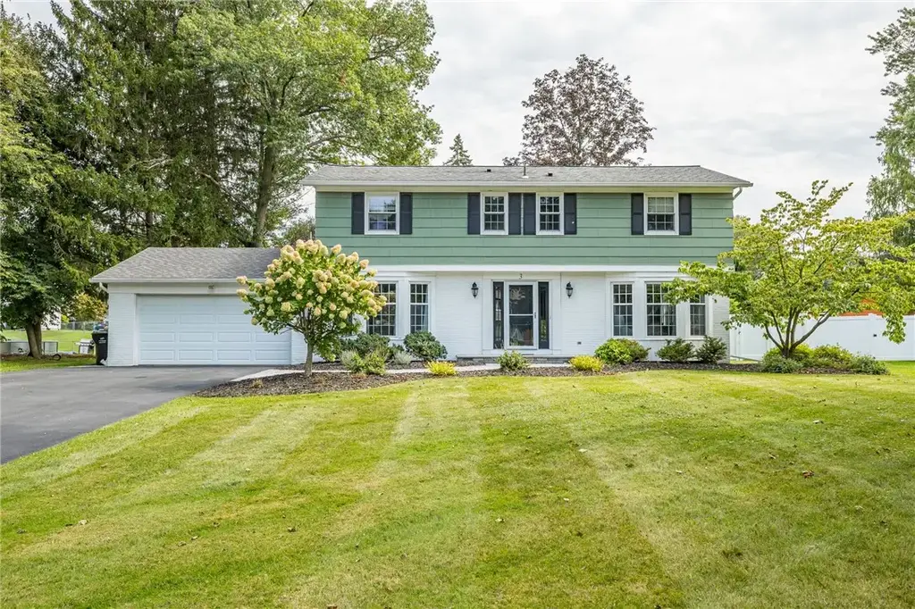 3 Rensselaer Drive, Pittsford