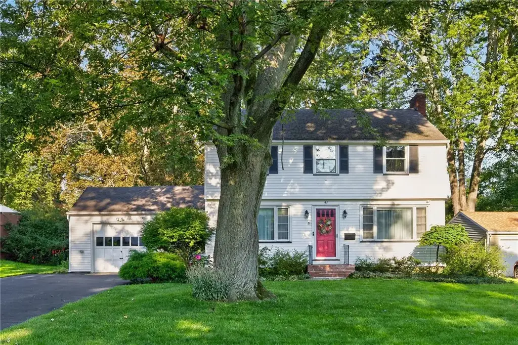 41 Rock Beach Road, Irondequoit