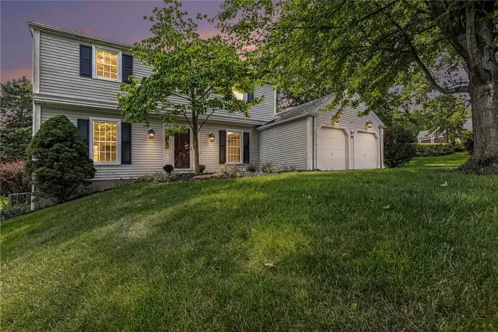 20 Crow Hill Dr, Perinton