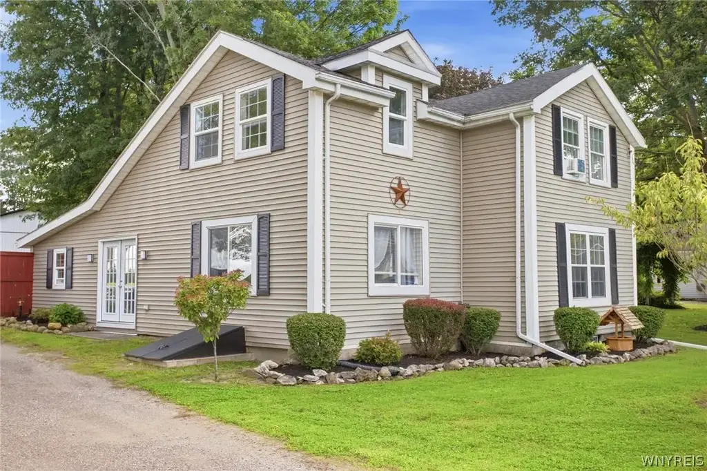 10537 Harper Road, Darien
