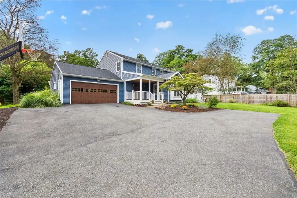 15 Lodge Pole Road, Perinton