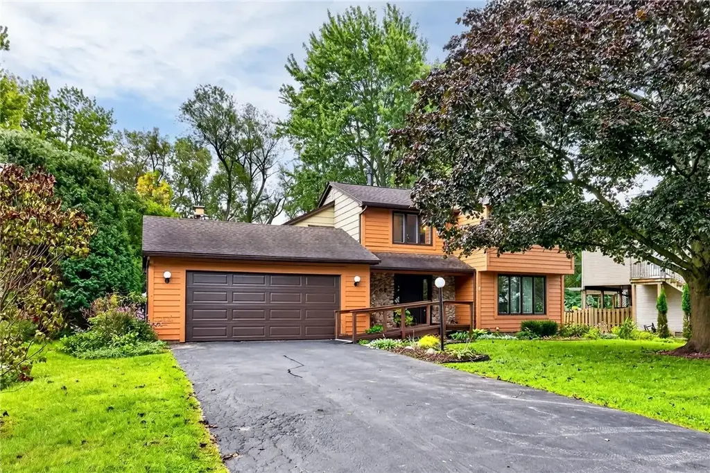 8 Loyalist Avenue, Chili