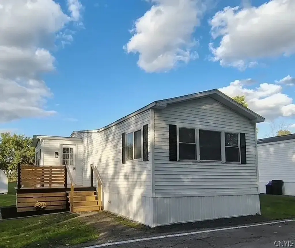 429 Elmwood Circle, Frankfort