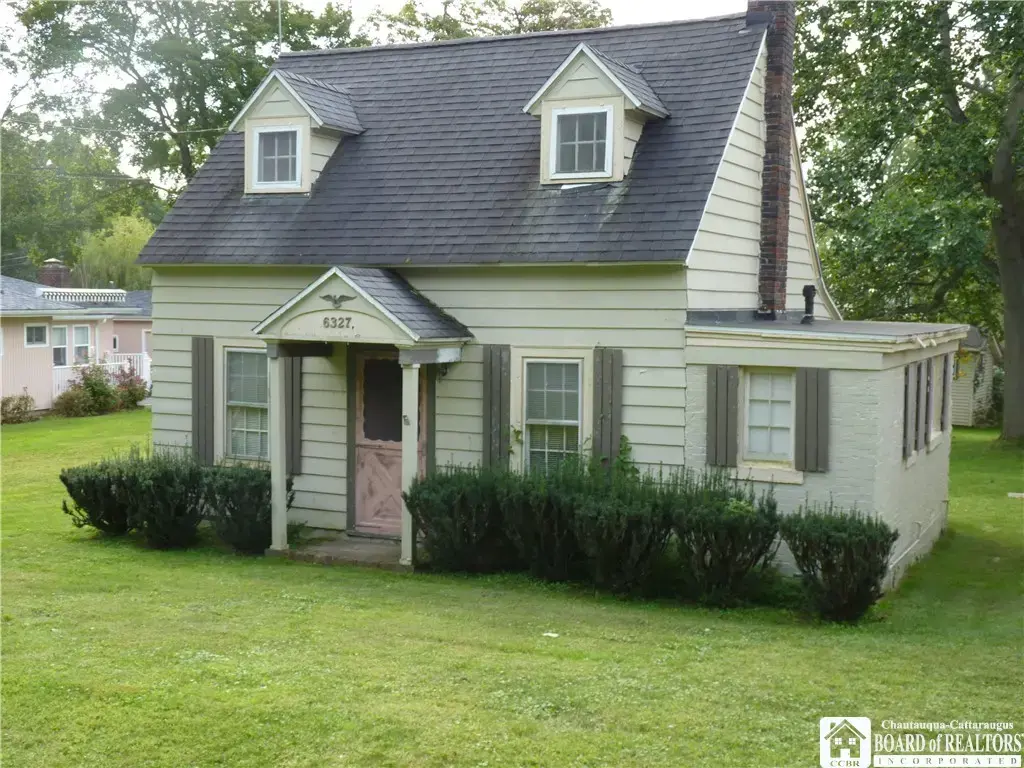6327 Shorelands Drive, Chautauqua
