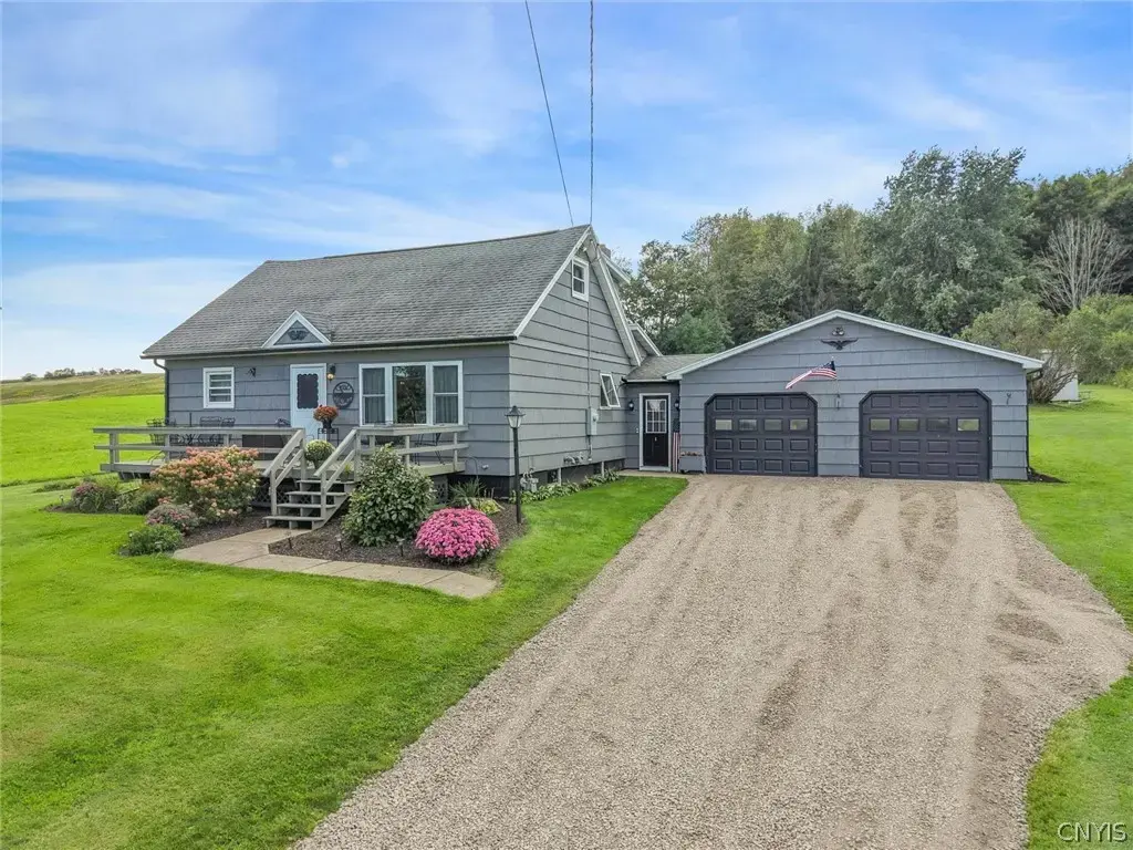 949 North Road, Tully