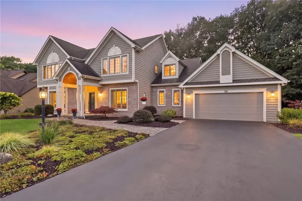 35 Woodfield Drive, Penfield