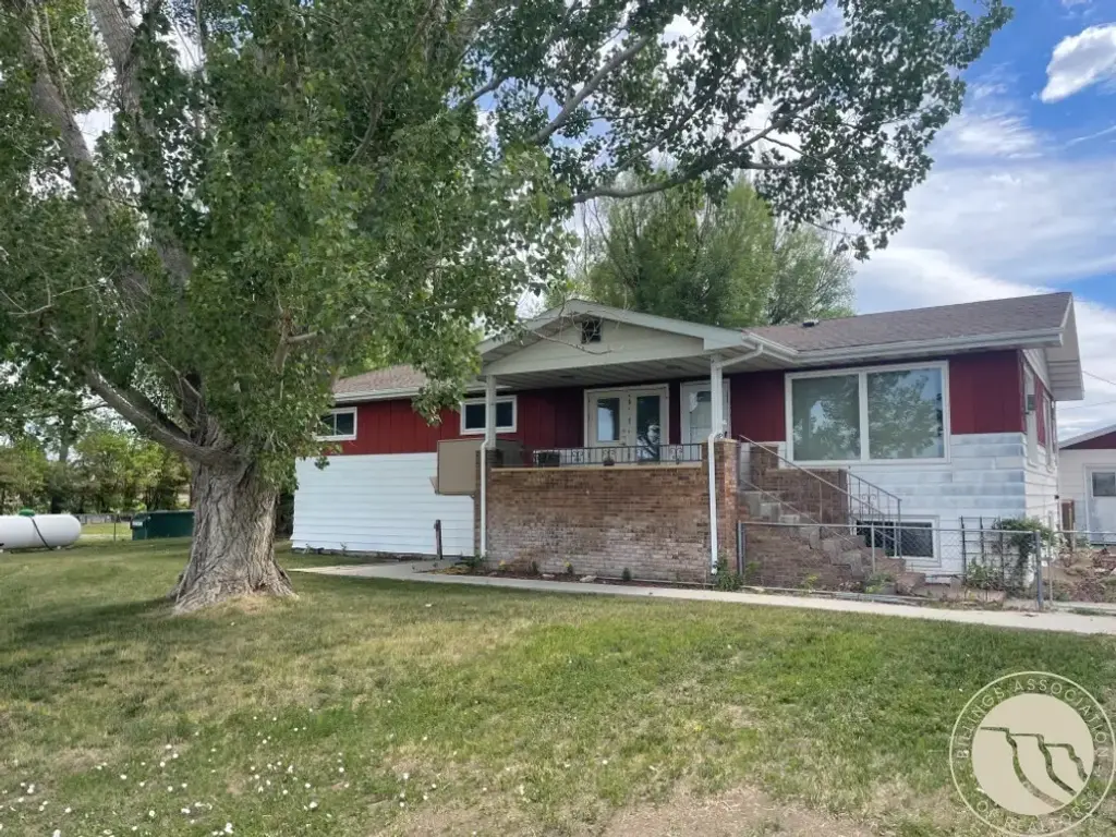 2381 S 16th Road, Ballantine