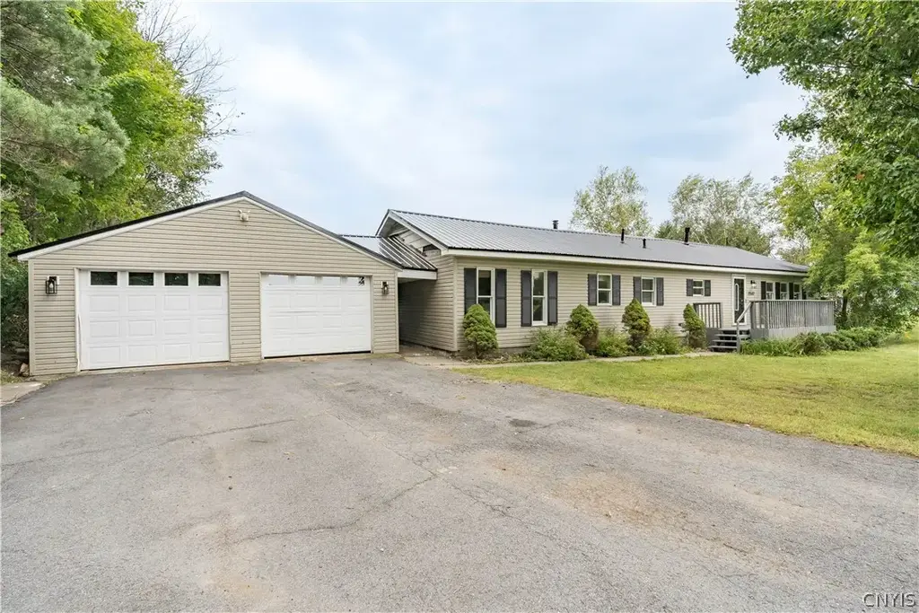 21502 Cole Road, Champion