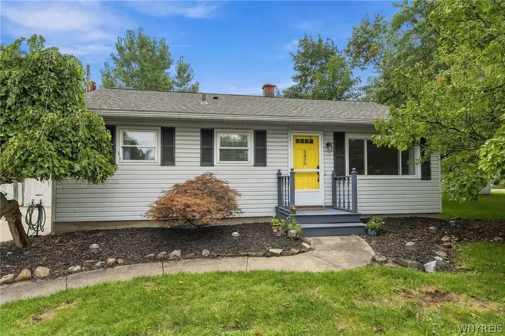 6458 Cloverleaf Drive, Lockport Town