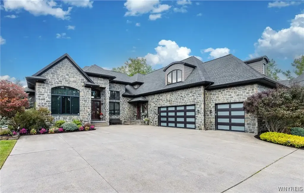68 Brice Landing Court, Amherst