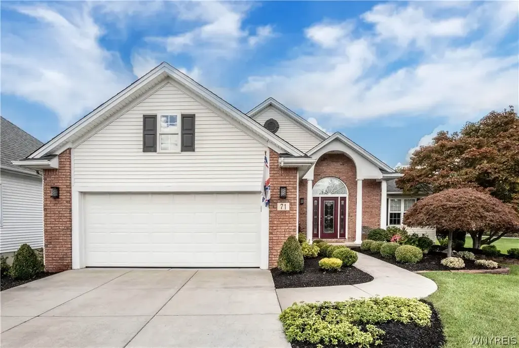 71 Steinway Court, Amherst