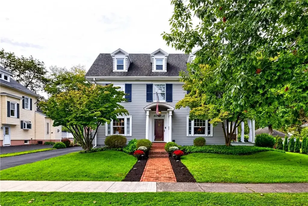71 Ontario Street, Mendon