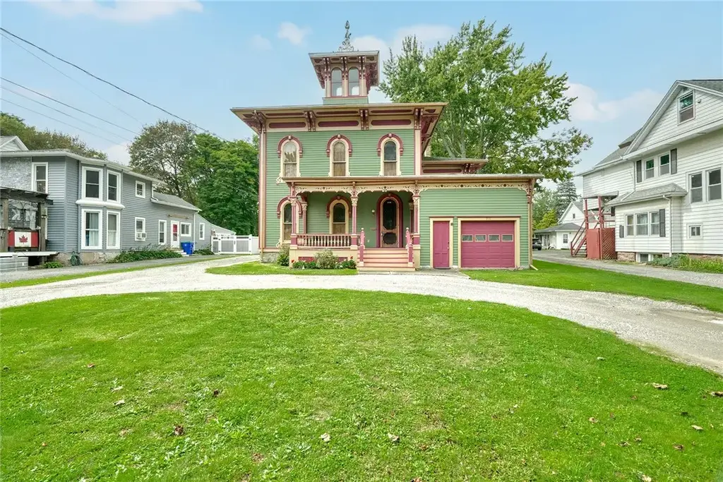 916 West Avenue, Shelby