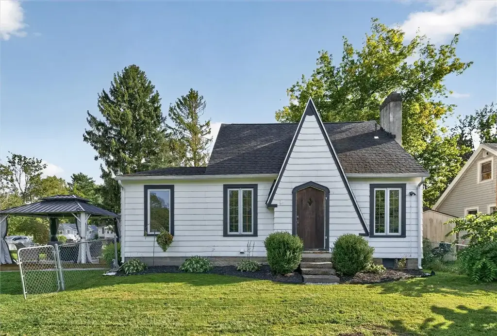 230 River Meadow Drive, Henrietta