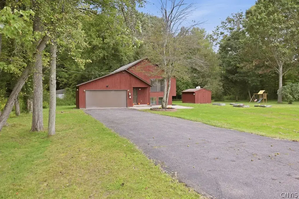 2061 Rabbit Lane, Lysander