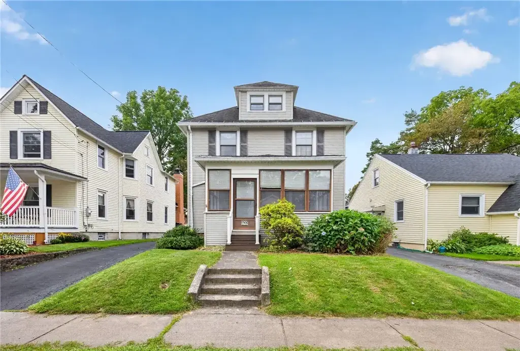 122 W Hickory Street, East Rochester