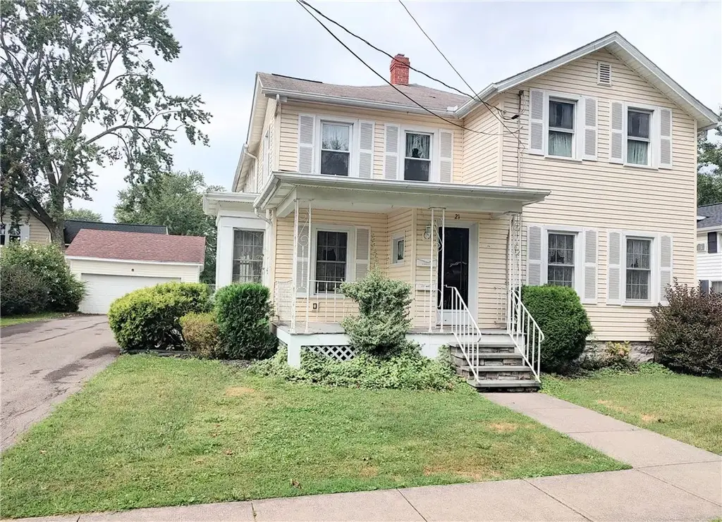 21 Troy Street, Seneca Falls