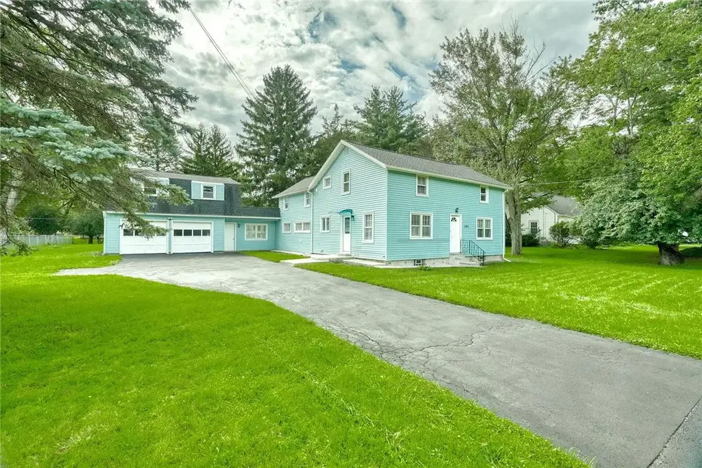 595 Hinchey Road, Gates