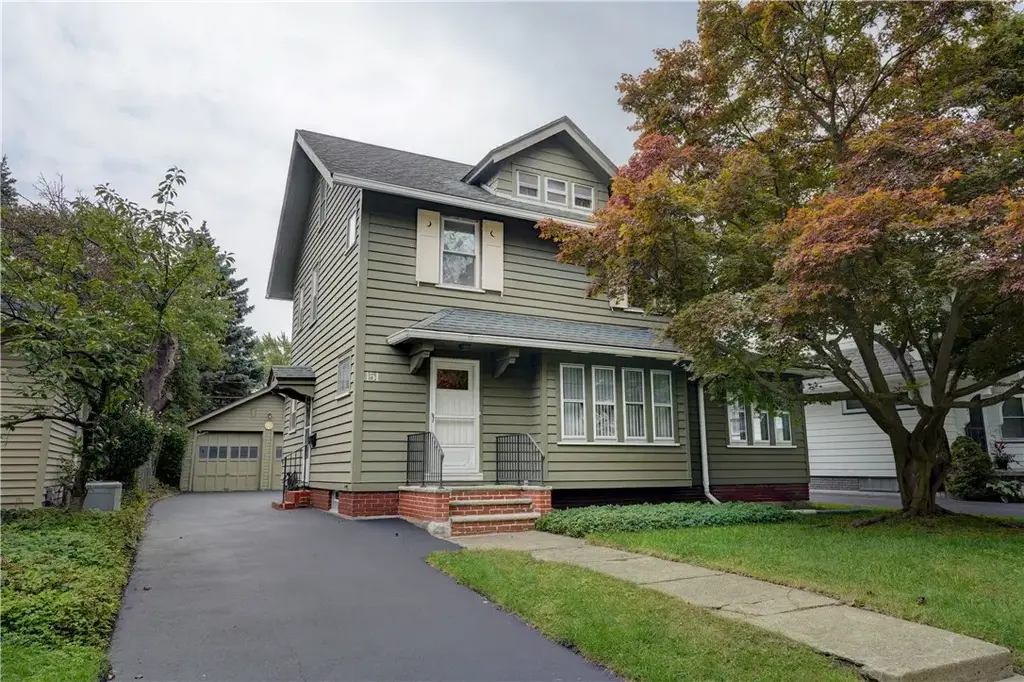 151 Hurstbourne Road, Irondequoit