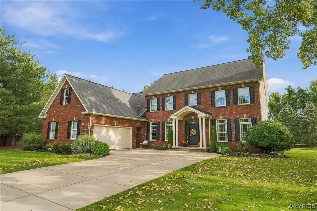 108 Laurel Lane, Amherst
