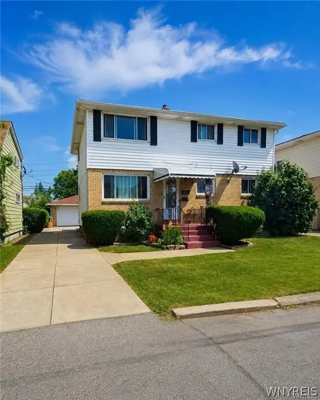 61 Beach Road # Upper, Cheektowaga