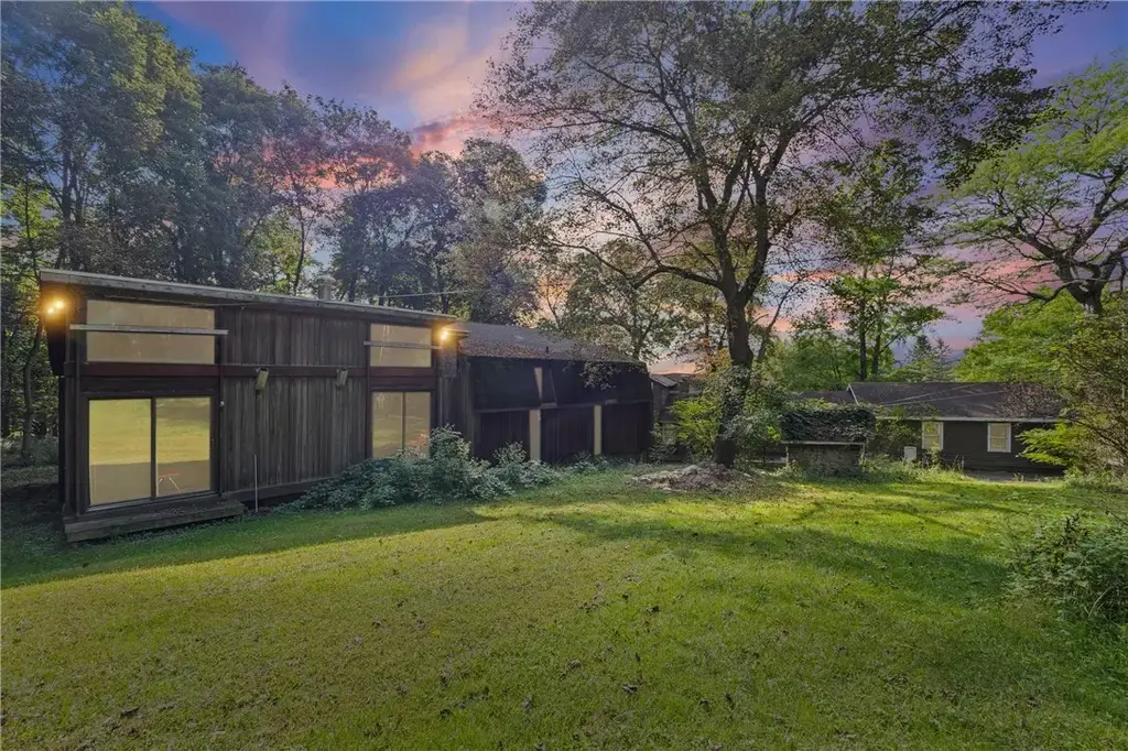 90 Ryder Hill Road, Rush