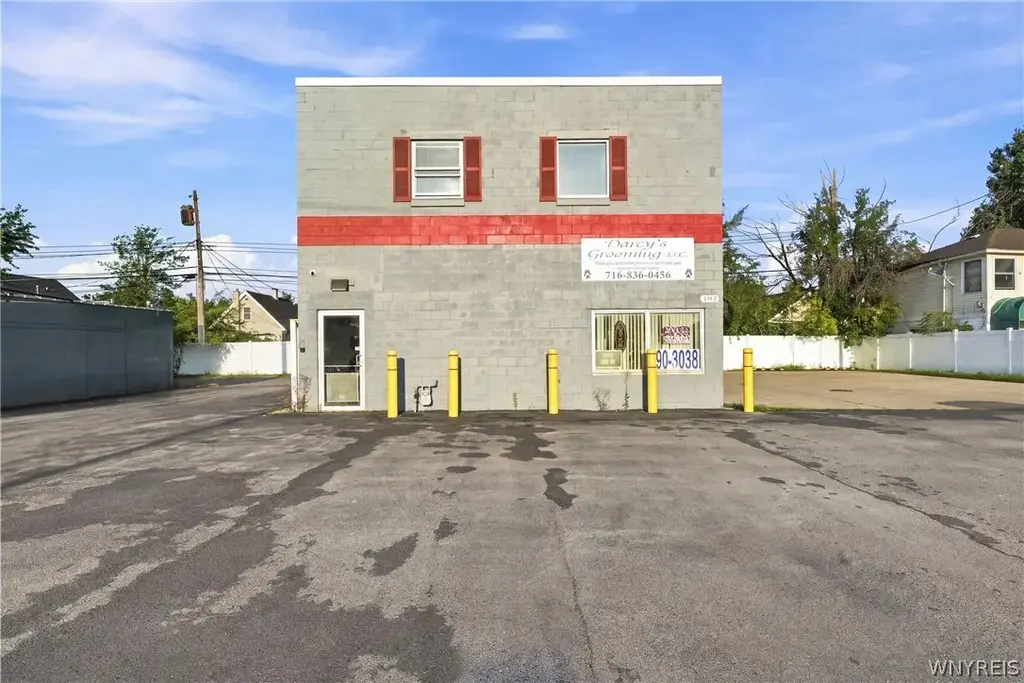 462 Niagara Falls Boulevard, Tonawanda