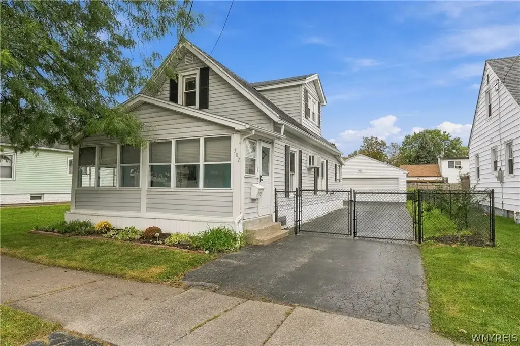 102 16th Avenue, North Tonawanda