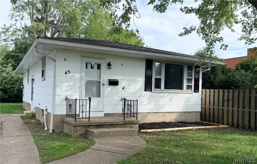 45 Lexington Terrace, Amherst