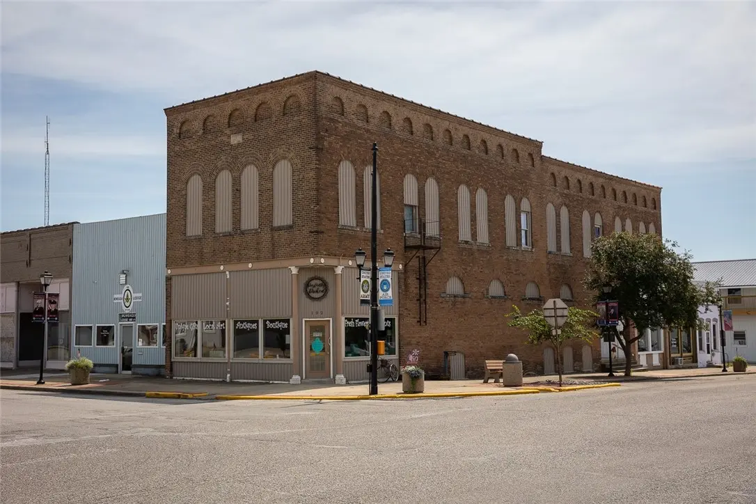 102 Main Street, Moweaqua
