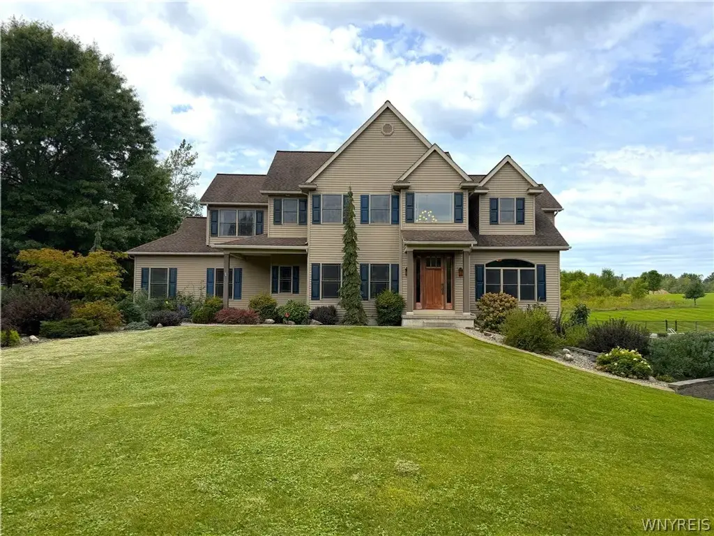 626 Willardshire Road, Elma