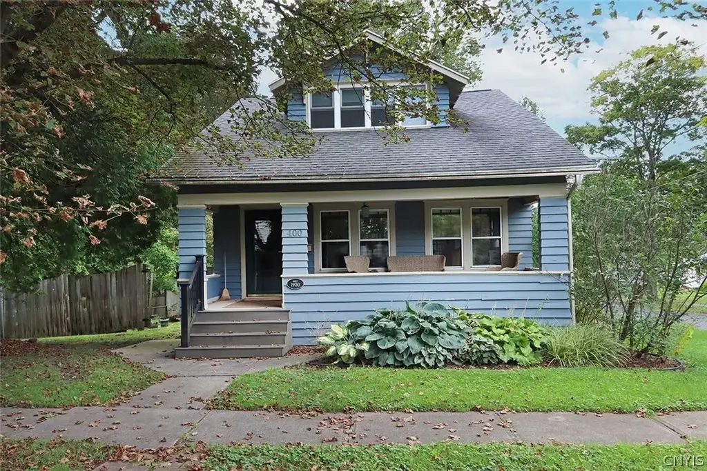 400 Warren Street, Manlius